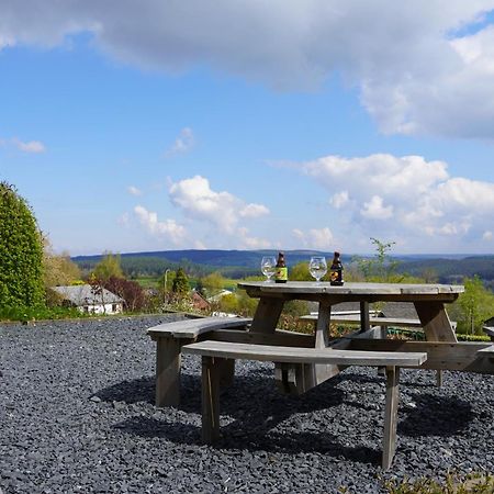 Petite perle en Haute Ardenne avec vue sur la vallée, cabine infra-rouge et bain balnéo Lierneux Exterior foto