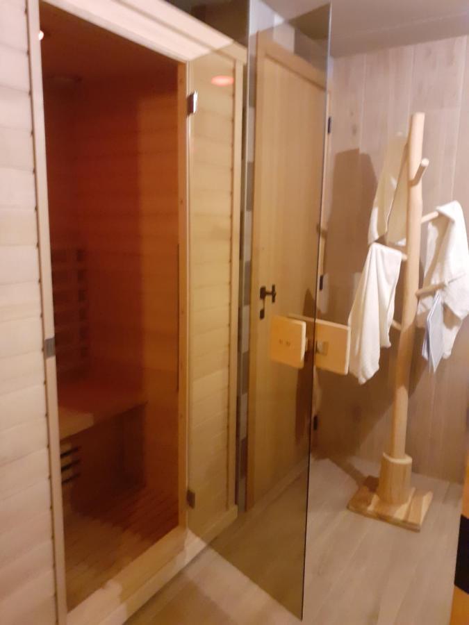 Petite perle en Haute Ardenne avec vue sur la vallée, cabine infra-rouge et bain balnéo Lierneux Exterior foto