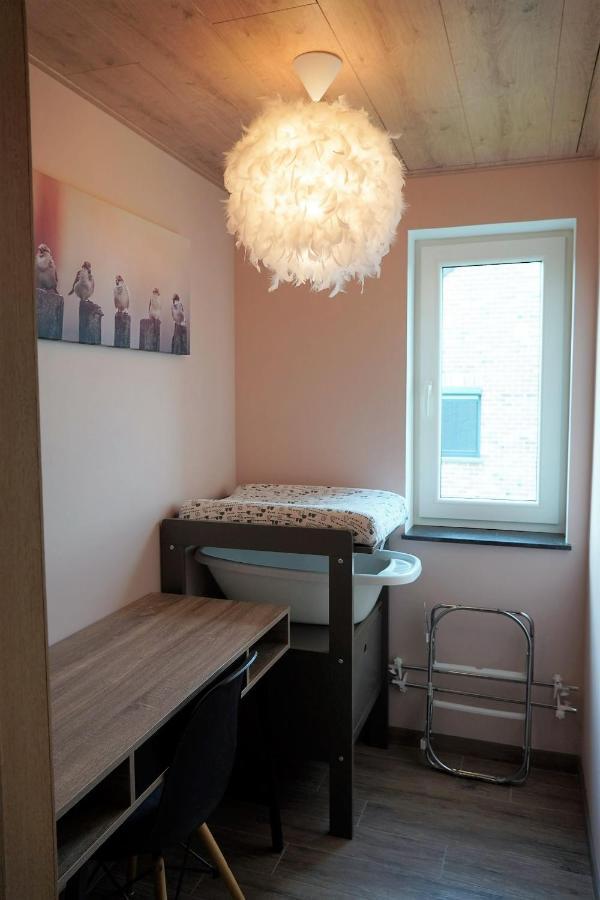 Petite perle en Haute Ardenne avec vue sur la vallée, cabine infra-rouge et bain balnéo Lierneux Exterior foto