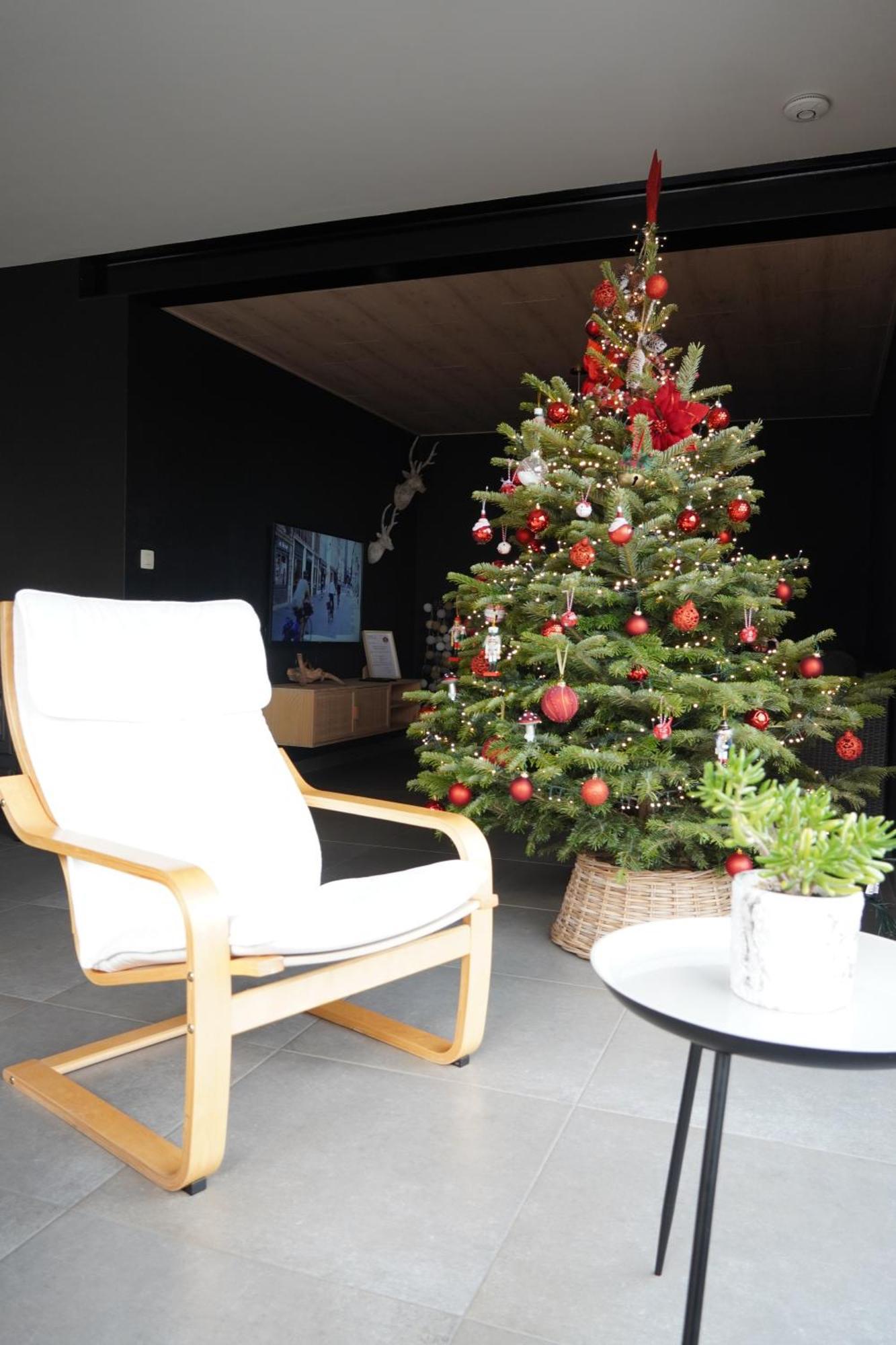 Petite perle en Haute Ardenne avec vue sur la vallée, cabine infra-rouge et bain balnéo Lierneux Exterior foto