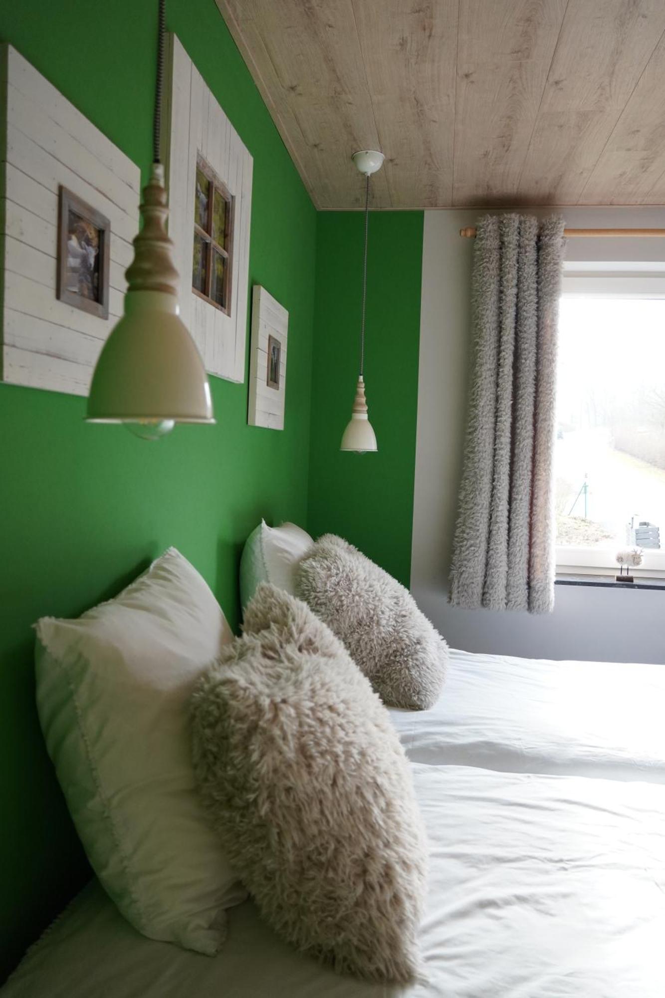 Petite perle en Haute Ardenne avec vue sur la vallée, cabine infra-rouge et bain balnéo Lierneux Exterior foto